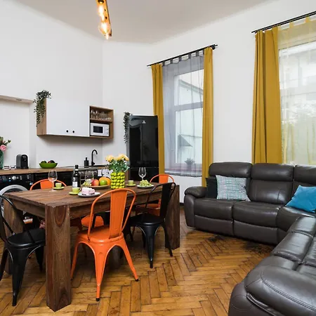 Apartment Przy Wawelu Dla 6 Osob Krakau
